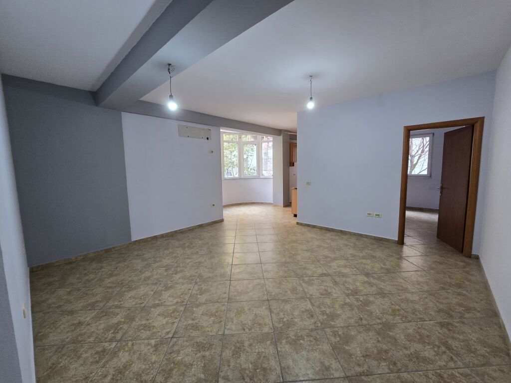 Apartament 2+1+2 per shitje Eleonora (Komuna Parisit)