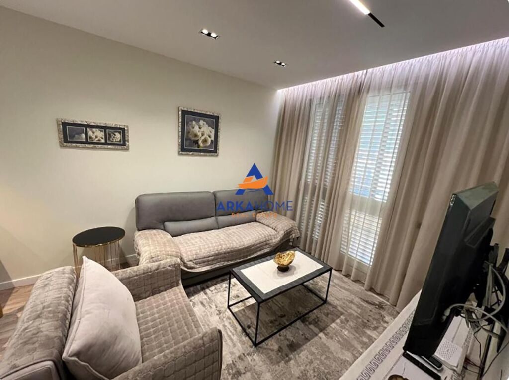 JEPET APARTMENT ME QERA 1+1+BALLKON "SHESHI SKENDERBE, QENDER" 870 EURO
