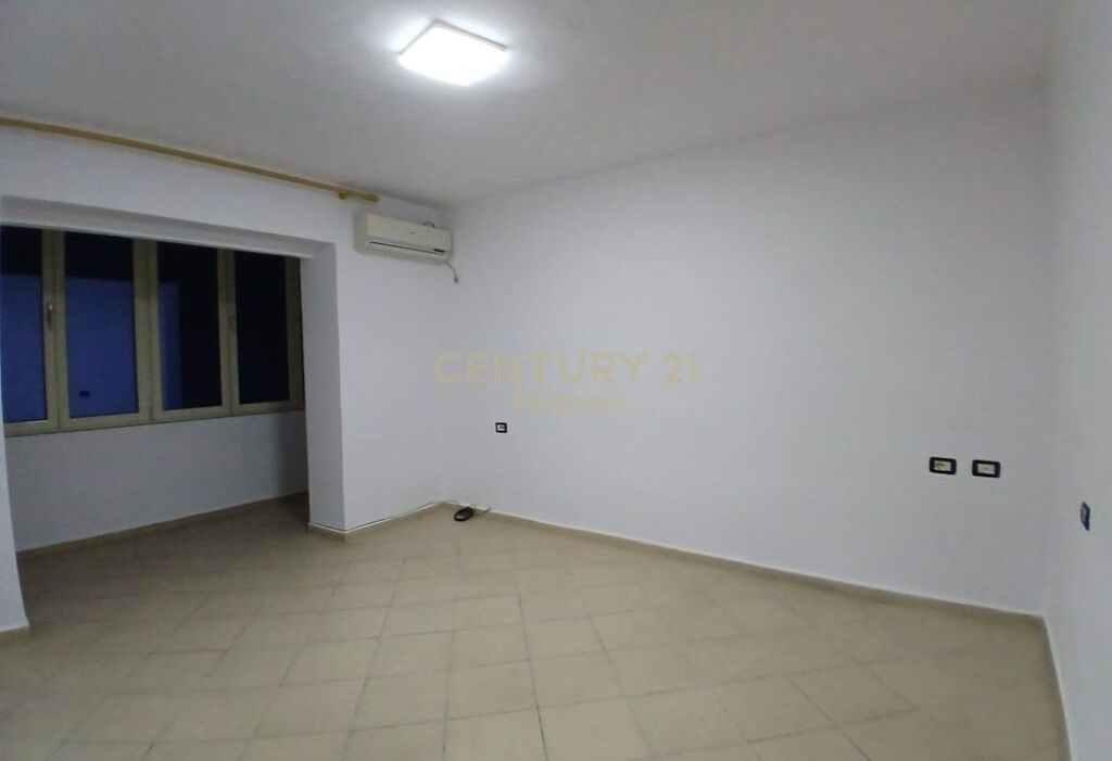 Apartment for rent empty 2+1, Ministry of Education