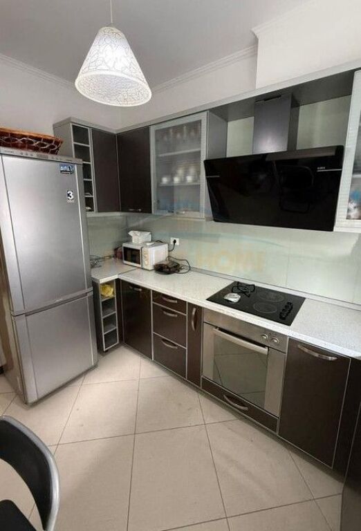 Affitto, Appartamento 2+1+2+Posto Auto, Nuovo Anello, Tirana.