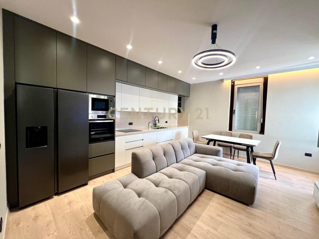 Rent, Kodra e Diellit, Modern Apartment 3+1+2 with Parking Spot