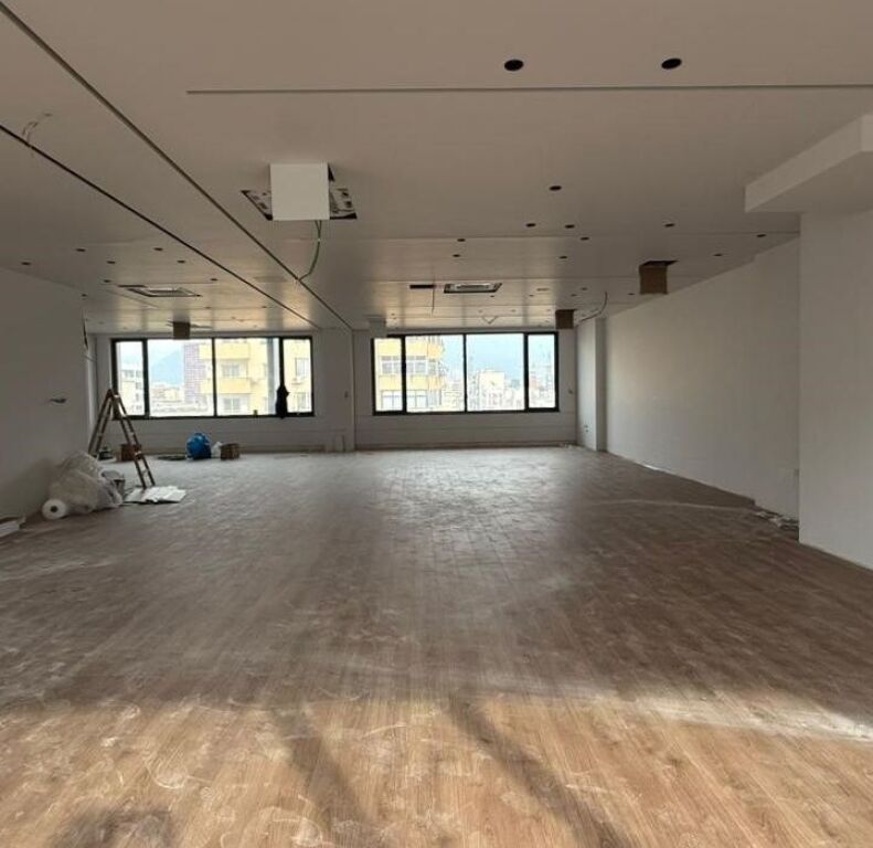 🏢 Affittasi  576 m² Locale Commerciale – Delijorgji ✨