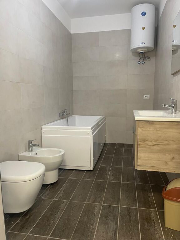 Office space for rent - Myslym Shyri
