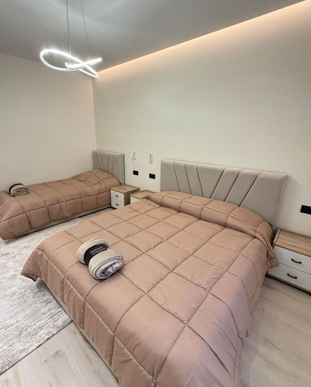 📌 Apartament 1+1 me Qira – Zona e Liceut ,pranë RTSH-së
