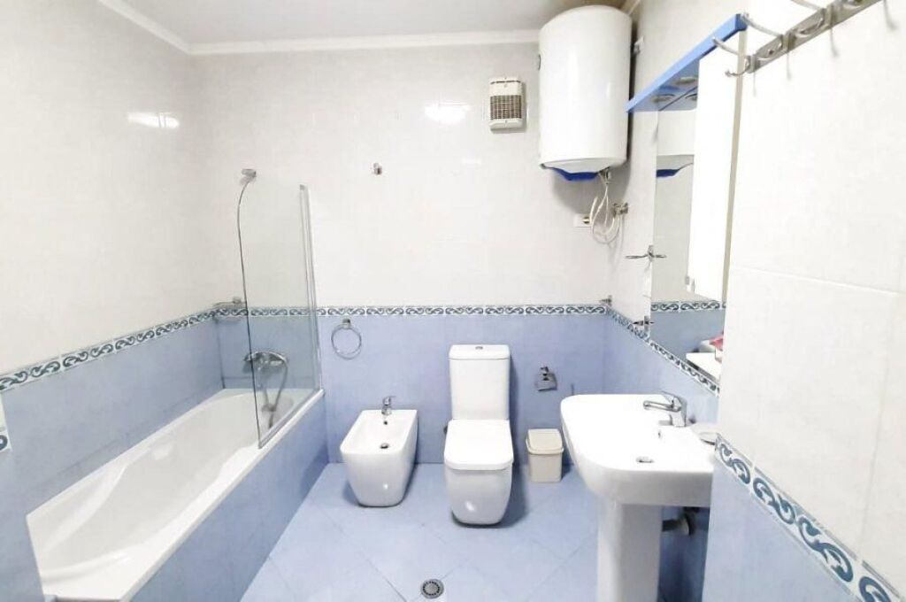 Jepet me Qera Apartament 2+1 tek Zogu i Zi ,700 Euro