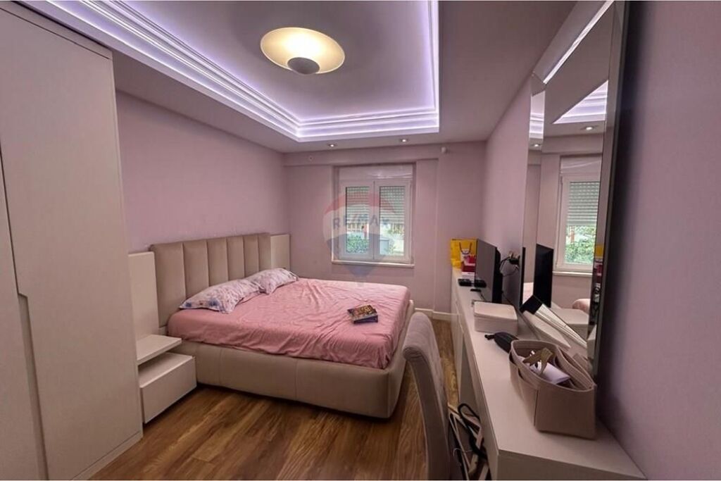 Shitet Apartament 2+1 në Qendër të Tiranës