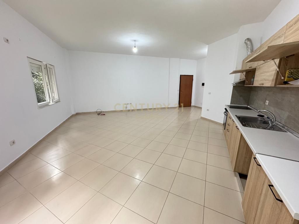 APARTAMENT 2+1+2 PER QIRA TEK LIQENI I THATE ! 450 € /Muaj