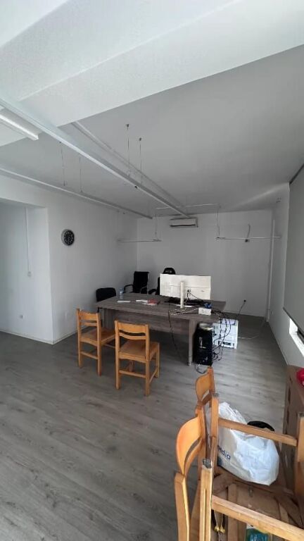 ZYRE ME QERA 116 M2 VASIL SHANTO 1.200 EURO