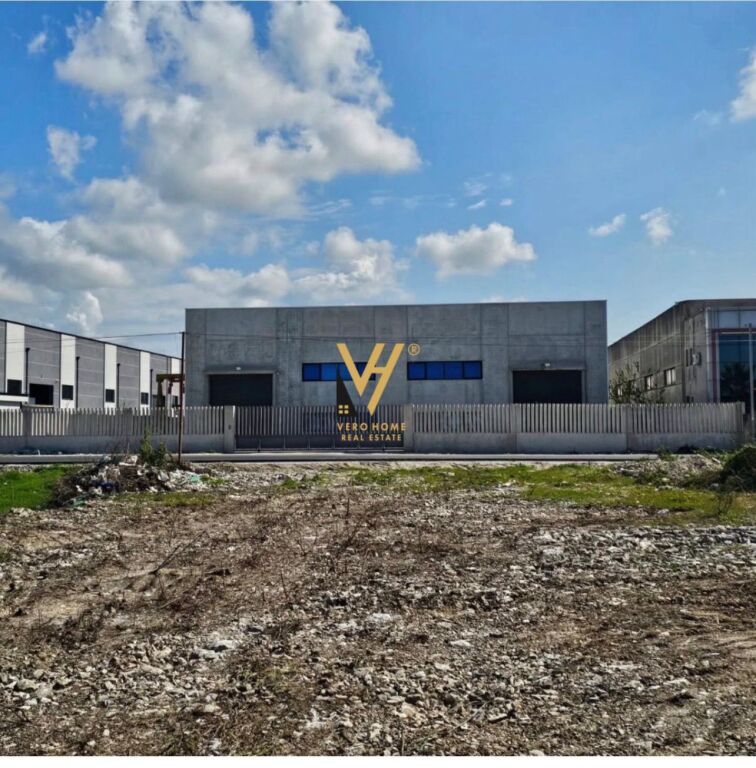 SHITET KAPANON 10.000 M2 TE AUTOSTRADA TR-DR 3.500.000 EURO