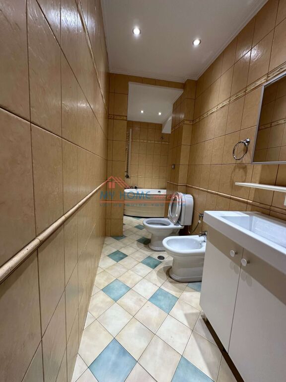 Office for rent at Willson Square Tirana