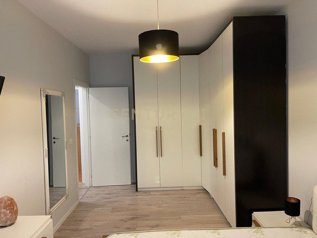 Apartament 2+1+2 + Garazh për Shitje