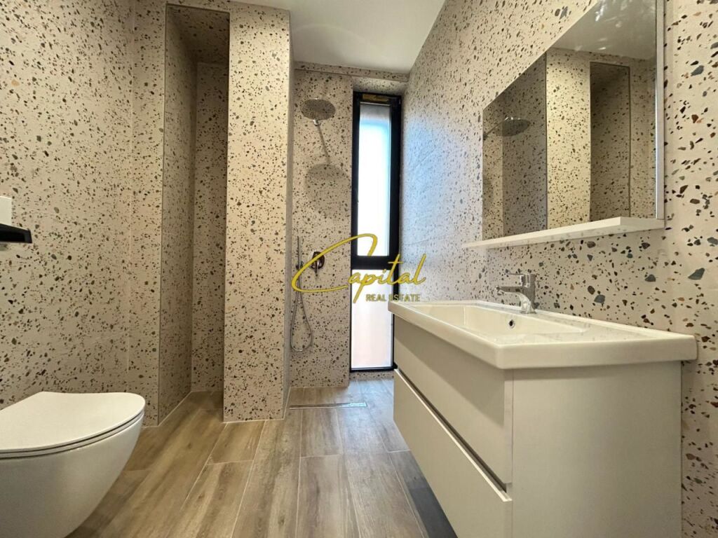 BUSINESS PREMISES FOR RENT 75 M2 RED SCHOOL 650 EURO