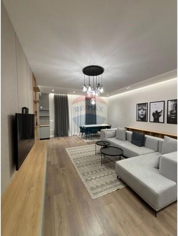 Jepet me qira apartament luksoz+parkim