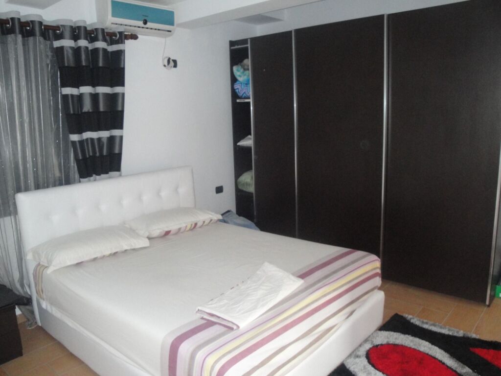 Shitet Hotel 3 katesh Ne Shkallnur Durres