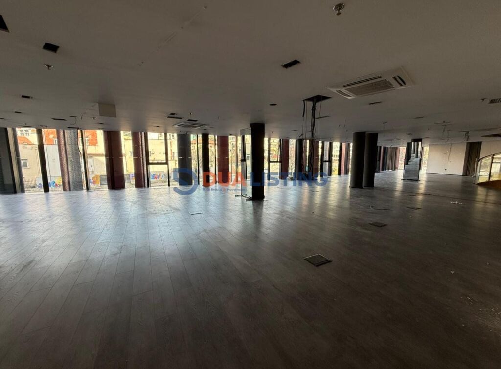 🏢 Spazio Ufficio in Affitto – Air Albania
