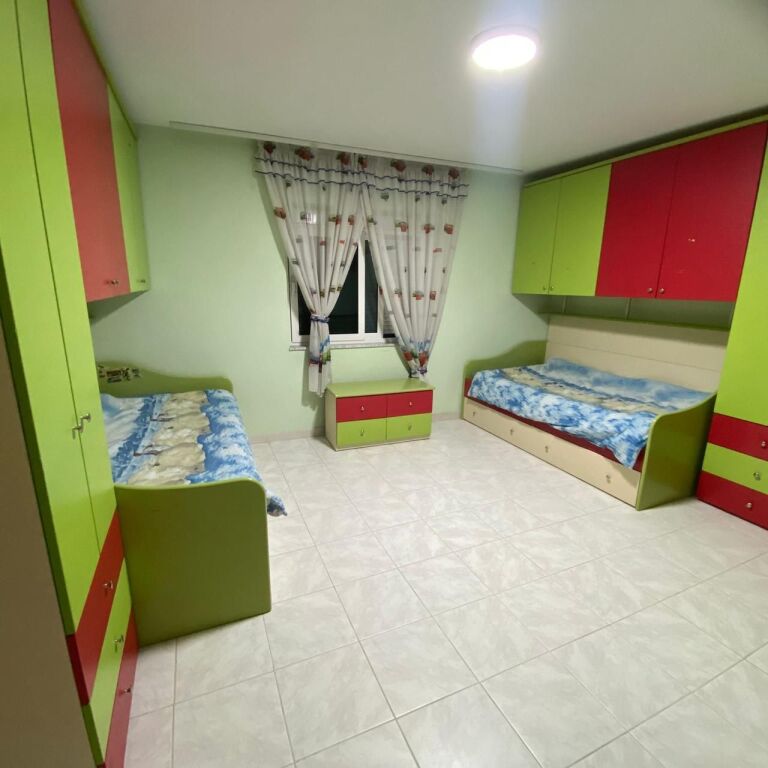Apartament 2+1+2 me qera Xhamia e Tabakeve