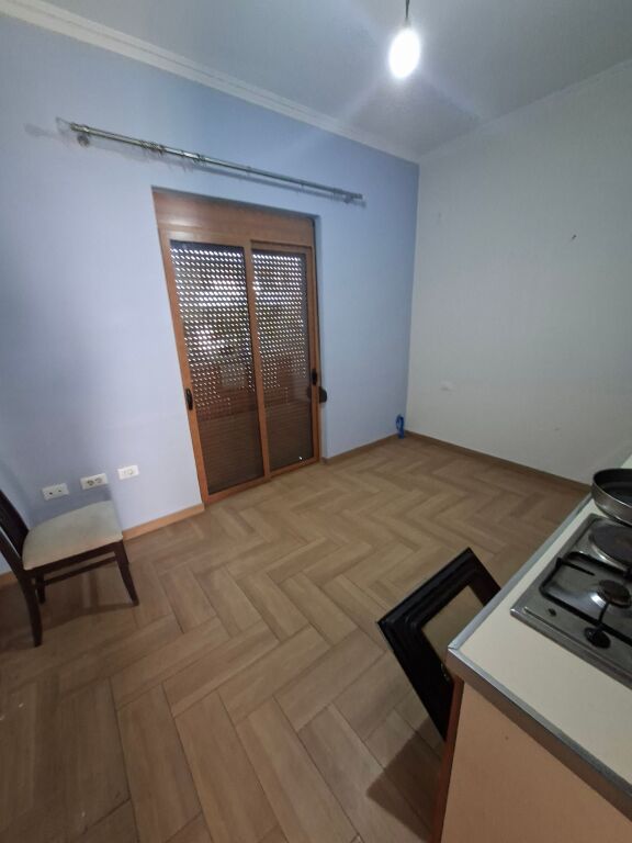 APPARTAMENTO 3+1+2 IN AFFITTO + parcheggio  KODRA E PRIFTIT 450 euro