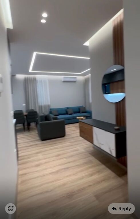 1+1,i mobiluar te foleja e gjelber,zog i zi,650 euro