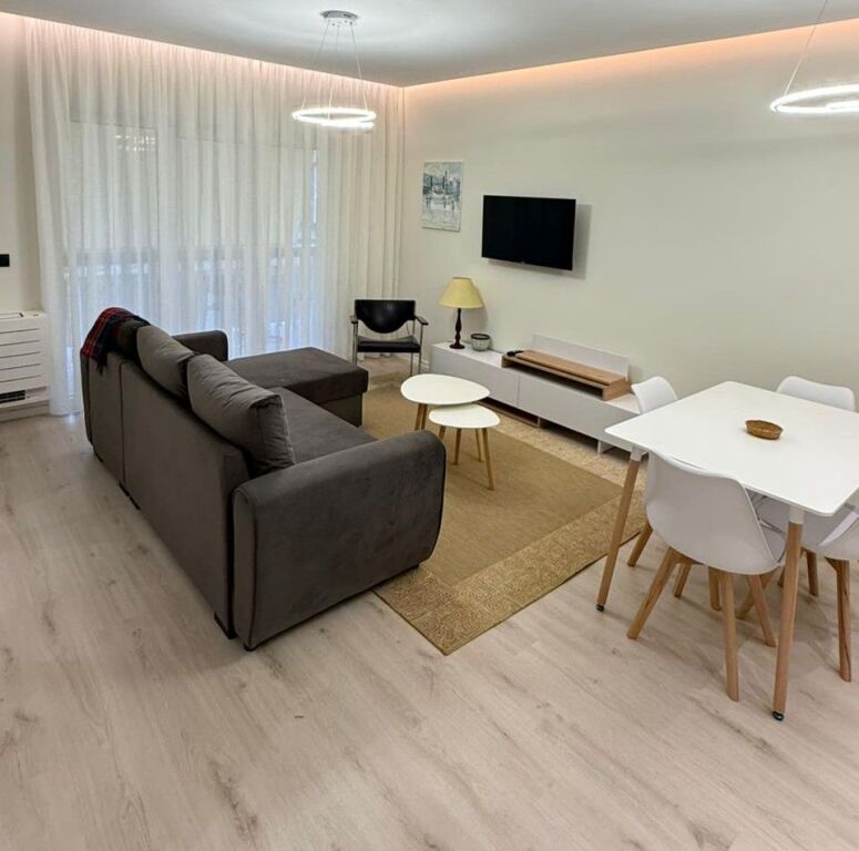 🏡 Appartamento 1+1 in Affitto – Zona del Liceo (vicino a RTSH) ✨