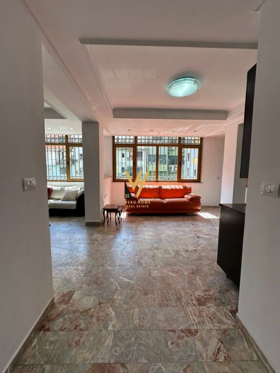UFFICIO 106 M2 IN AFFITTO IN PIAZZA WILLSON 100.000 LEKE