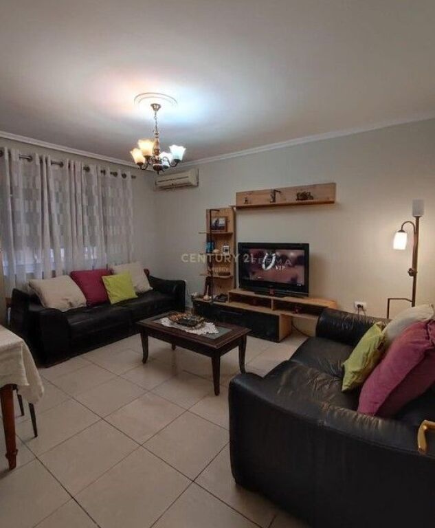 🏡 Jepet me qira – Apartament 1+1 në Rrugën Myslym Shyri
