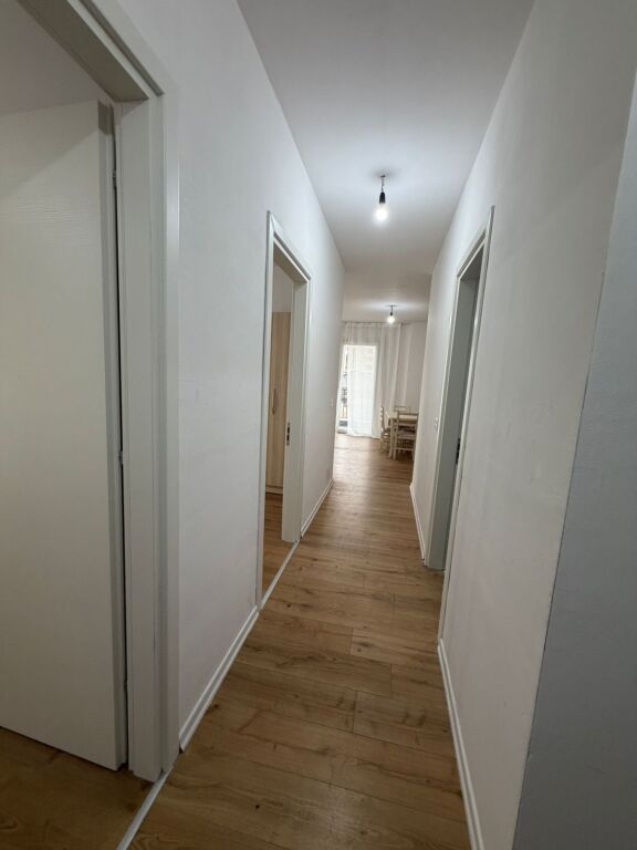 Apartament 2+1 per qera !