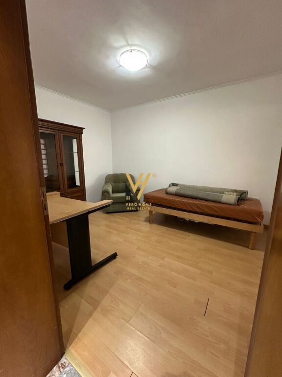 UFFICIO 106 M2 IN AFFITTO IN PIAZZA WILLSON 100.000 LEKE