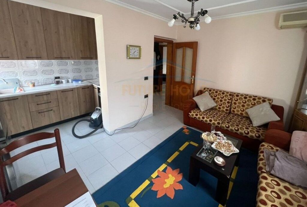 Affitto, Appartamento 2+1, Pazari i Ri, Tirana.