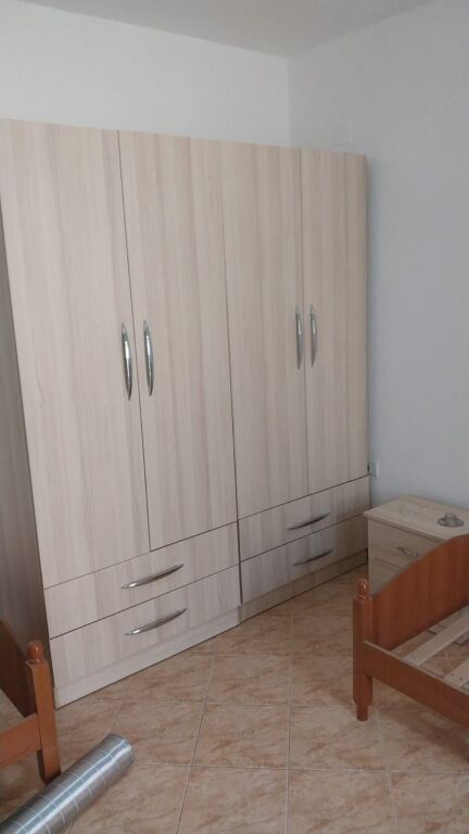 APPARTAMENTO 1+1.28000 LEKE. EX MERCATO ELETTRICO. BAR VA BENE