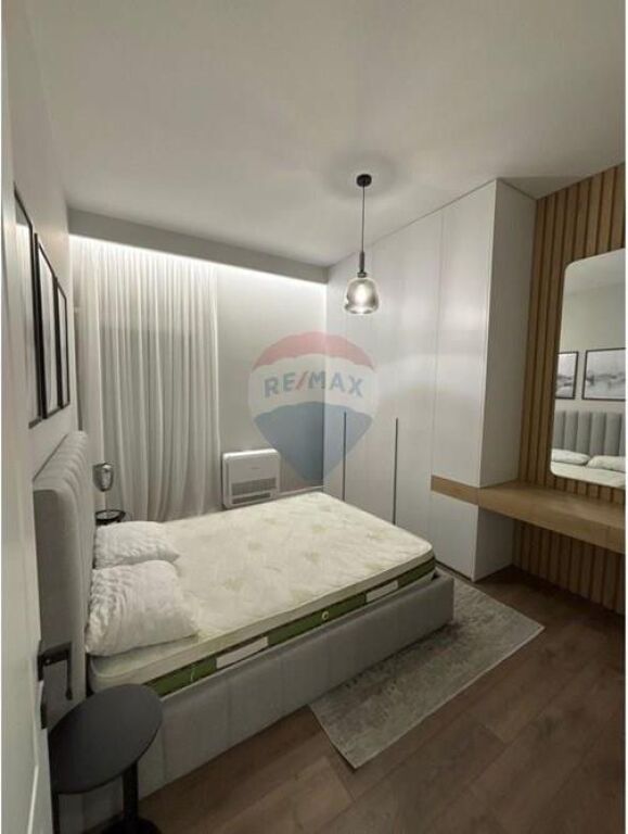 Apartament - Për Qira - Kopshti Botanik, Tiranë