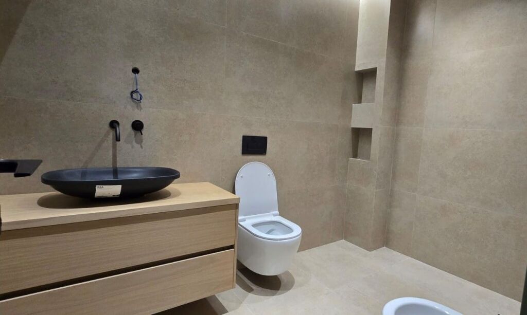 📌 JEPET AMBIENT ME QIRA – tek Residenca Altana | Komuna e Parisit 📍