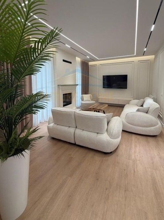 Affitto, Villa su 2 piani, Green Valley, Lago Secco, Tirana.