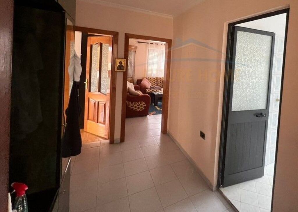 Affitto, Appartamento 2+1, Pazari i Ri, Tirana.