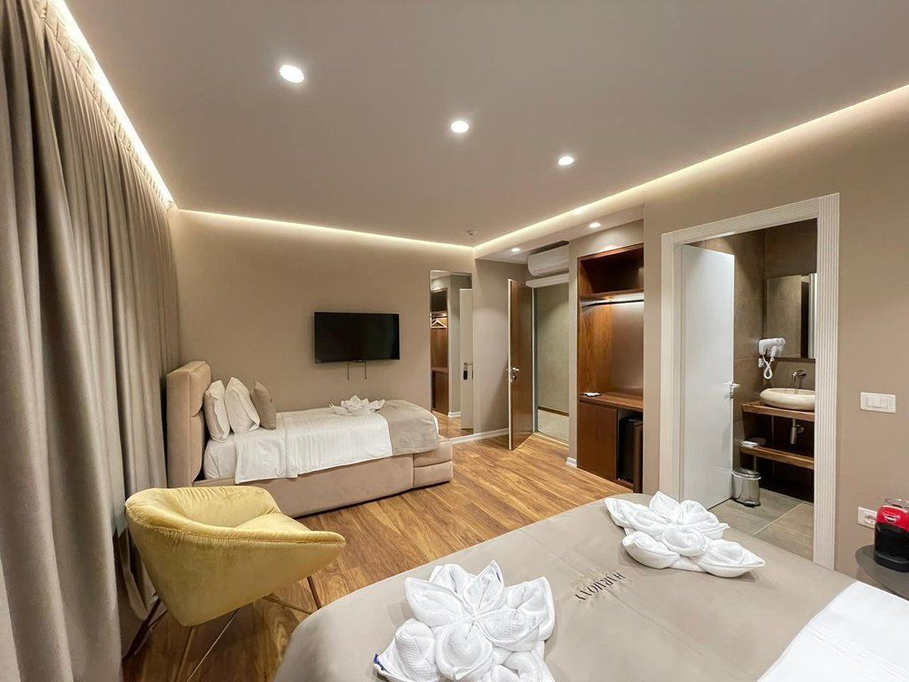 VENDESI HOTEL A VLORE! 1.500.000 €