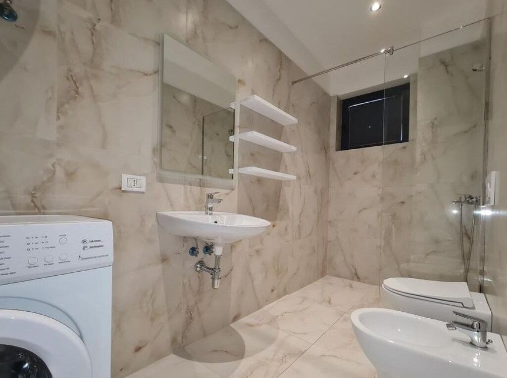Offriamo in affitto appartamento 2+1+ parcheggio in Residenca Future Home, Astir