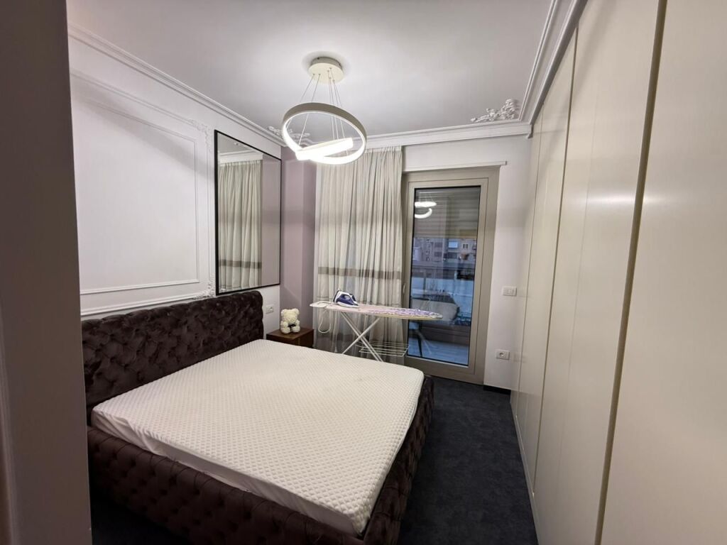 Qira apartament 3+1+2 tek Foleja e Gjelber ,Ring Center