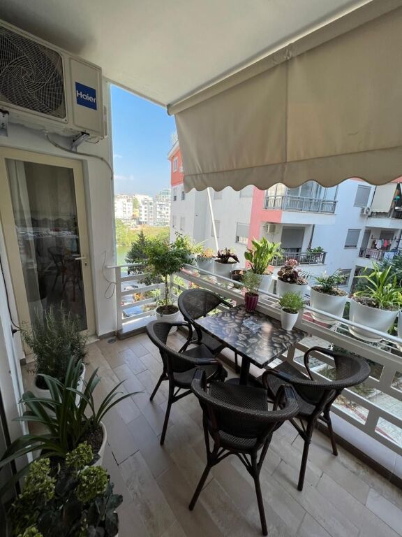 2+1,i mobiluar liqeni i thate,800 euro ofrohet dhe parkim me cmim ekstra