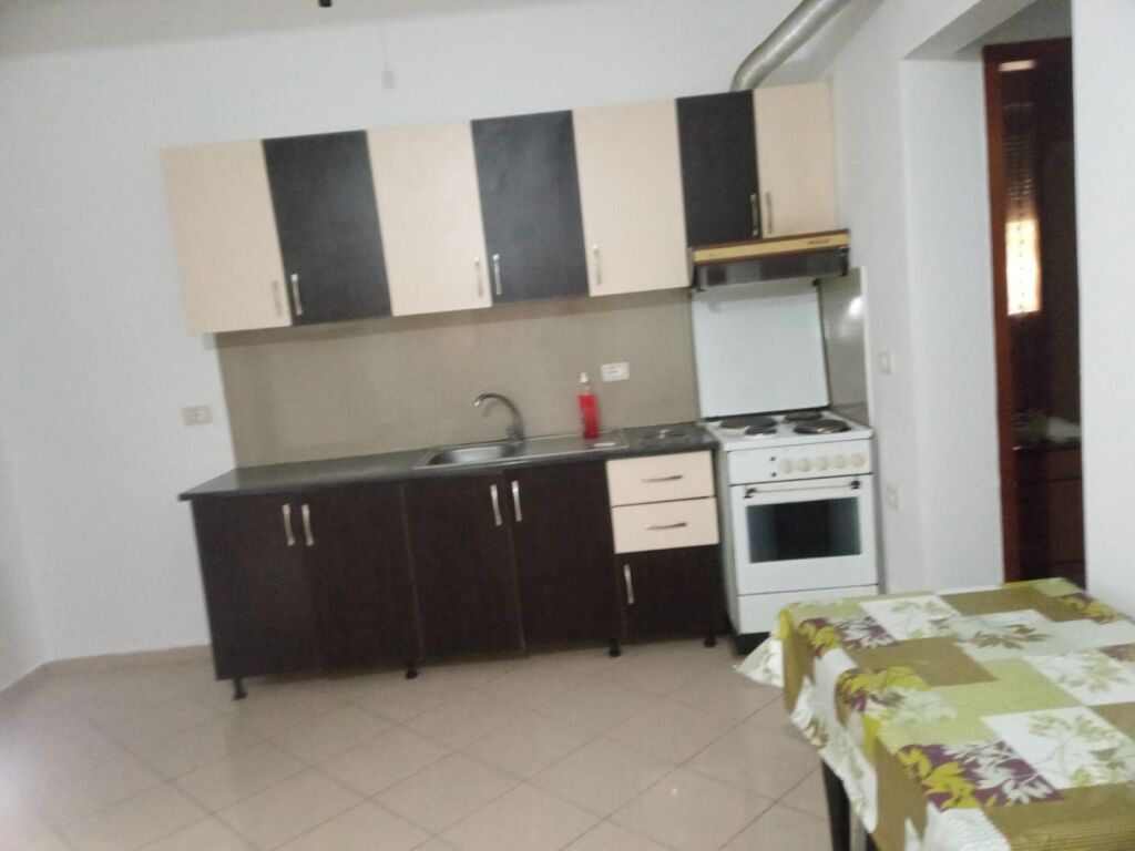 APARTAMENT 2+1. 35000 LEKE.ASTIR.