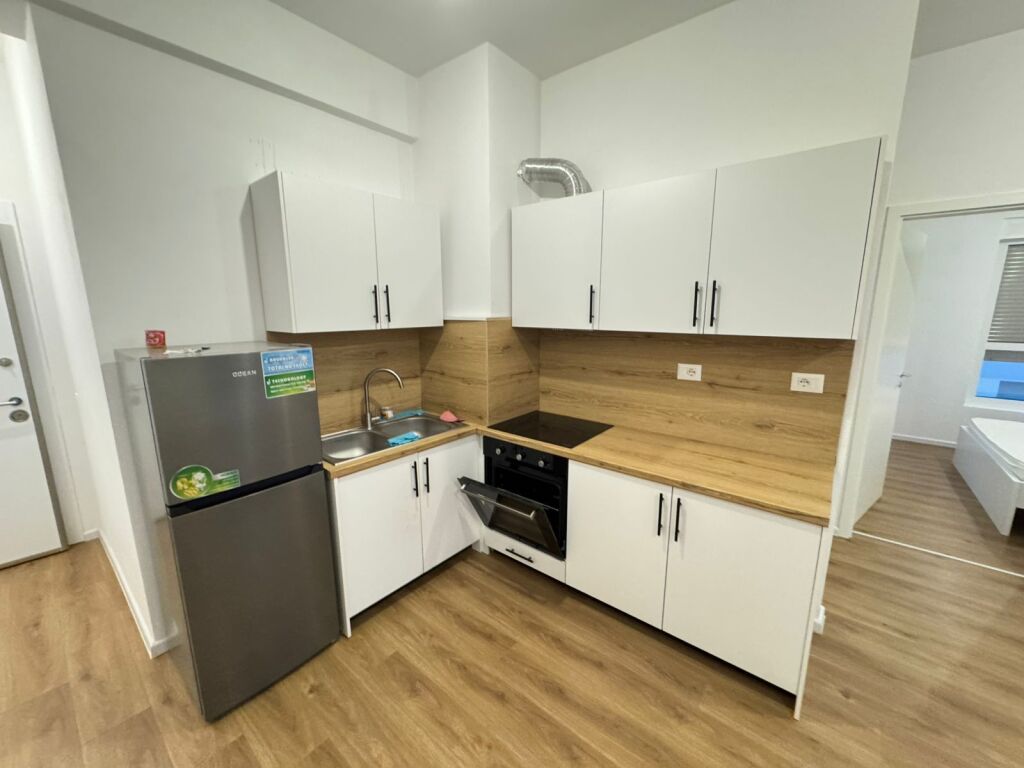 🏢 Jepet me qera Apartament 1+1 📍 Adresa: Ali Demi – Kompleksi Kadiu💰 Çmimi: 40000 Leke - Pamja 4