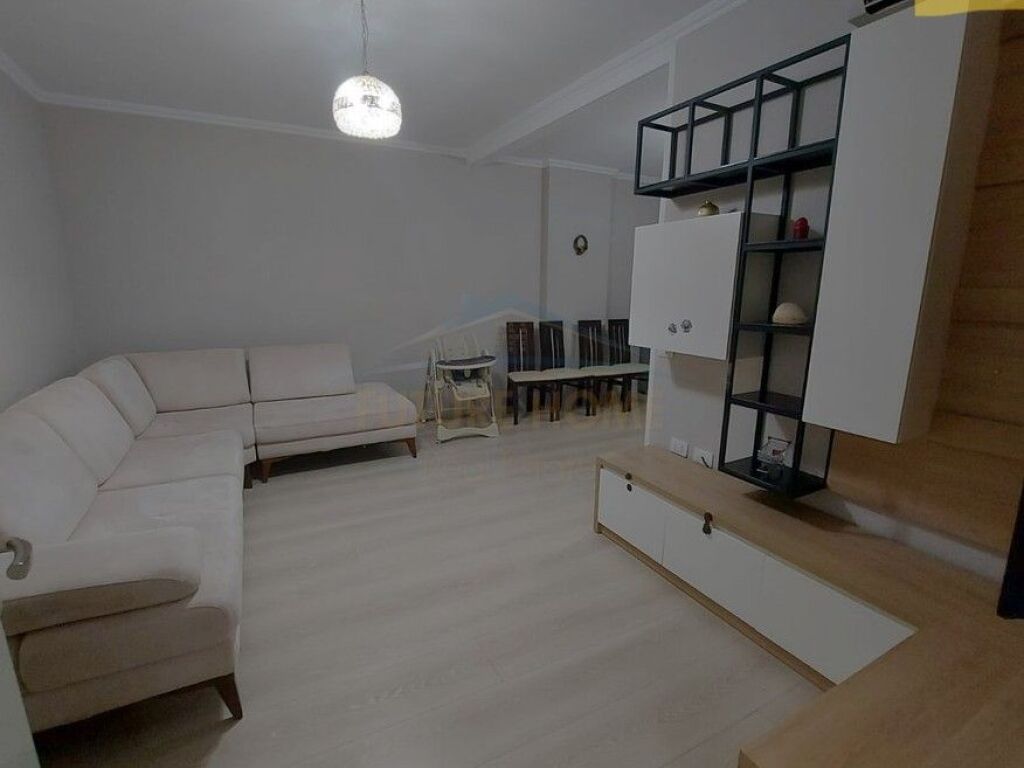 In vendita, Appartamento 2+1+2, Via 5 Maji, Tirana.