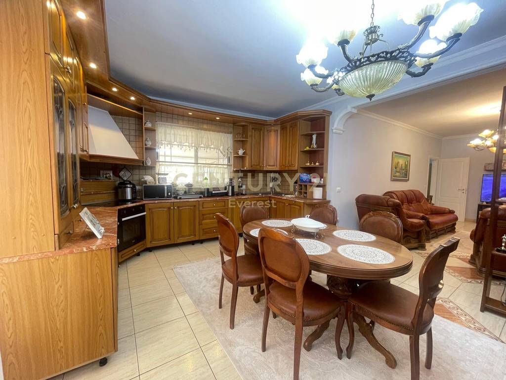 Apartment 3+1+2 for rent in the Vasil Shanto area, one of the most sought-after and accessible areas of Tirana.