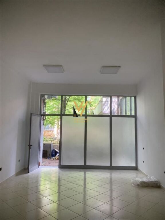SHOP FOR SALE 38 M2 ON ISLAM ALLA STREET 145,000 EURO