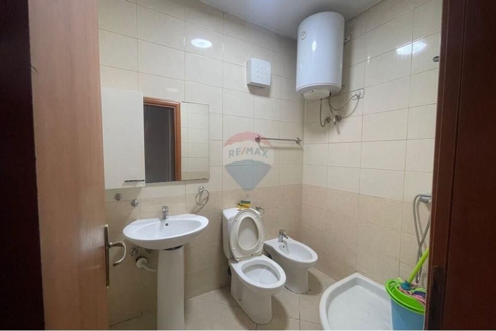 *2+1 VUOTO IN AFFITTO -STRADA DI KAVAJË*