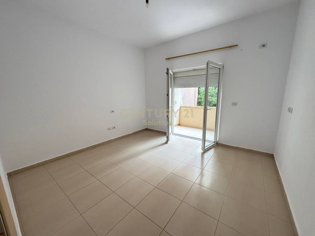 APARTAMENT 2+1+2 PER QIRA TEK LIQENI I THATE ! 450 € /Muaj
