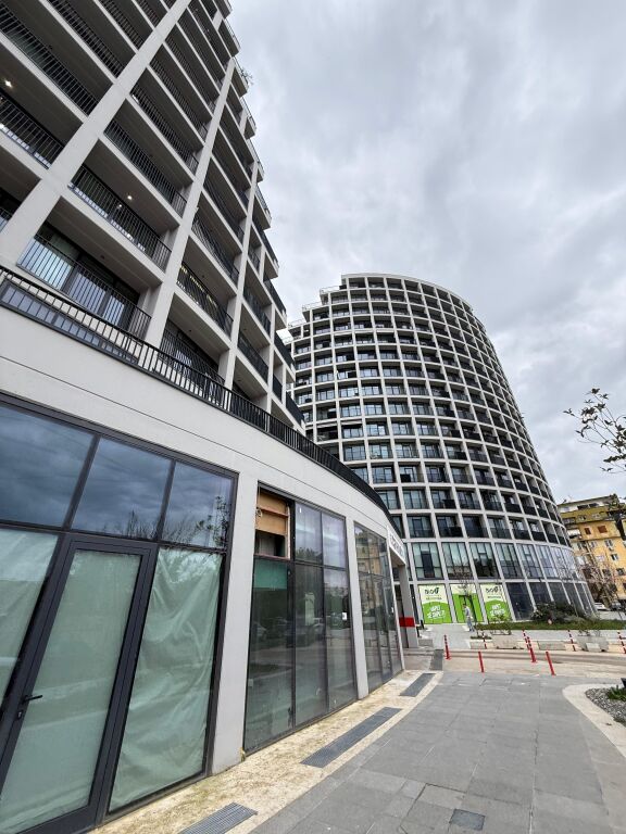 LOCALE COMMERCIALE IN AFFITTO PIANO 0 – Lake View Residence