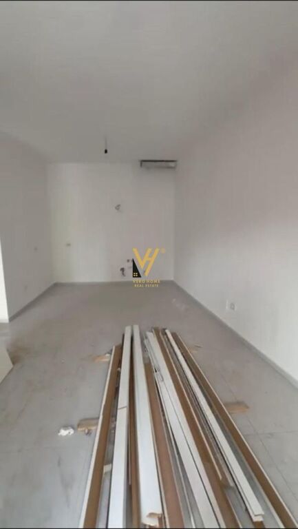 UFFICIO 70 M2 IN AFFITTO PRESSO GALERI ROMA, VIA KAVAJES 700 EURO