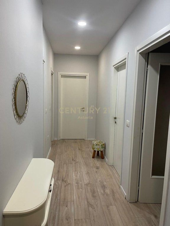 Apartament 2+1+2 + Garazh për Shitje