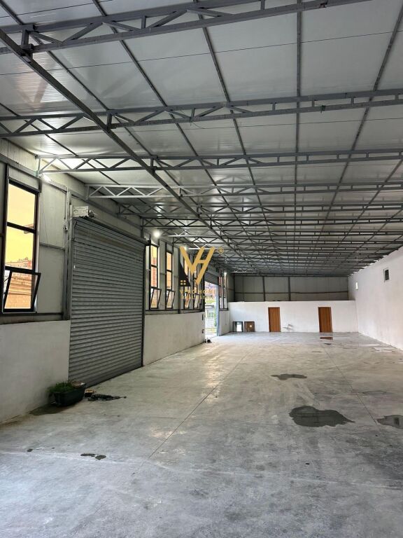 WAREHOUSE 1,250 M2 FOR RENT IN VORA 2,300 EURO