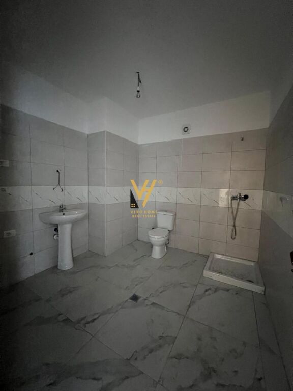 JEPET APARTAMENT 2+1+BLK ME QIRA NE KOMBINAT 35.000 LEKE