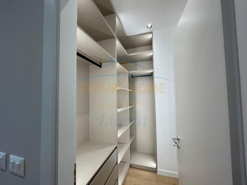 Affitto, Villa su 3 piani, Green Valley, Lago Secco, Tirana.